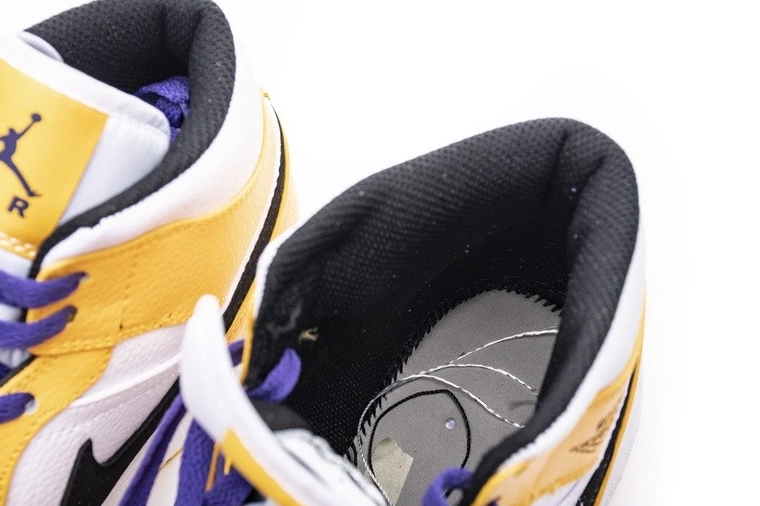Lakers 1 Mid  air 852542-700 SE Jordan 0917
